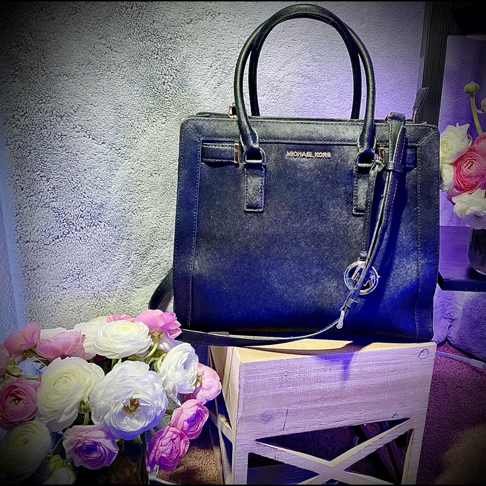 Black Michael Kors Large gently used Jet Set